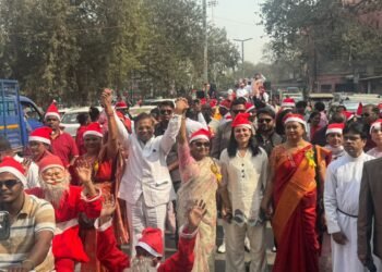 Amit Jogi attended the Christmas rally with his wife Richa Jogi.
