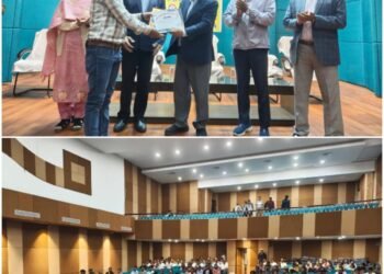 Dr. Aarti Guhe appealed to her students to wear helmets before entering the college.