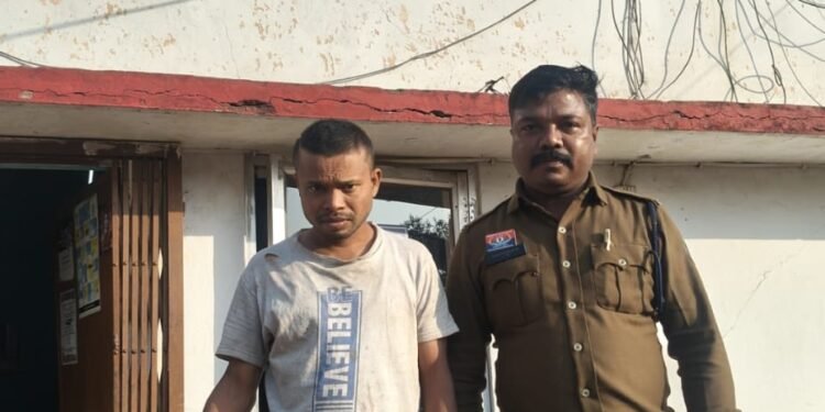 Caution: Accused arrested for stealing by giving lift on two-wheeler_Newsxpress