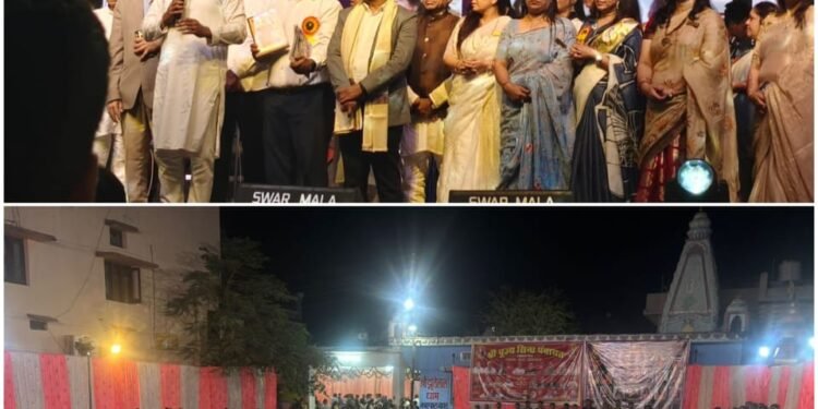 Mohit Sherani's powerful singing and presentation style with songs like O Muhinji Mitthadi Amma... moved the audience.