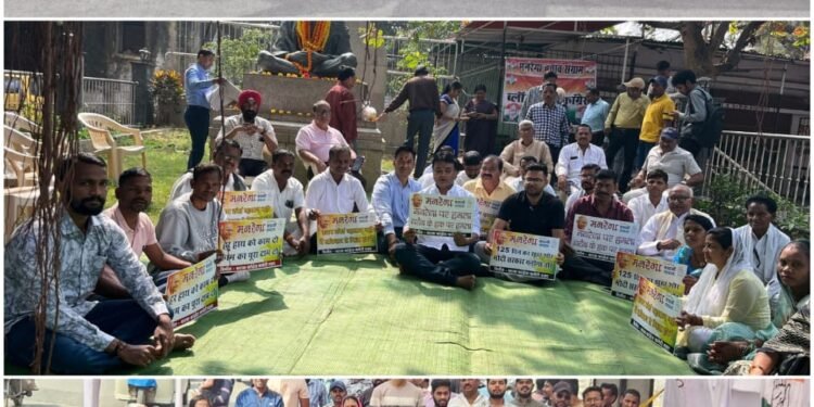 Congress organised symbolic road blockade across the state to extend the date of paddy procurement._Newsxpress