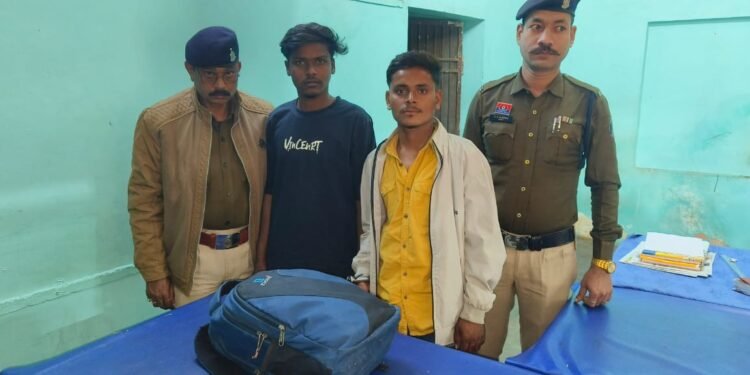 2 accused from Durg arrested with 3 kg 500 grams of ganja_Newsxpress