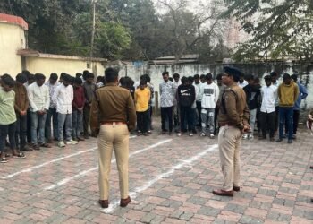 Police parade 72 knife-wielders in Raipur_Newsxpress