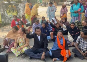 Azad Chowk police station surrounded in Vedika Sagar murder case _Newsxpress