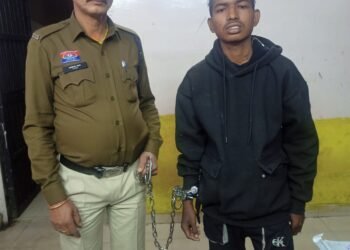 Accused Mannu Sonwani arrested with sharp knife_Newsxpress