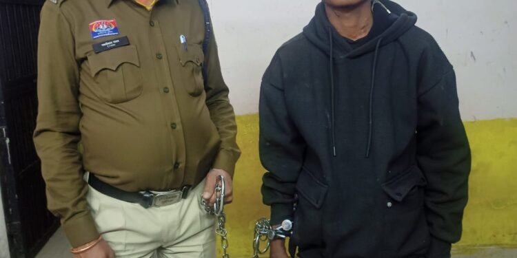 Accused Mannu Sonwani arrested with sharp knife_Newsxpress
