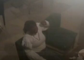 Boyfriend attacks girlfriend with glass, girl dies_Newsxpress