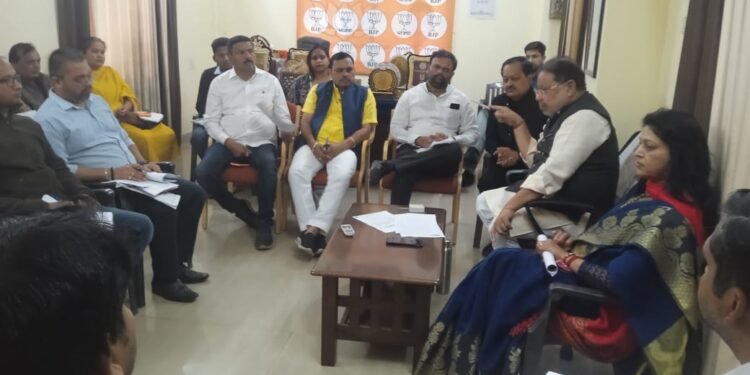 MLA took MLA fund, review meeting for construction of Anganwadi centres_Newsxpress