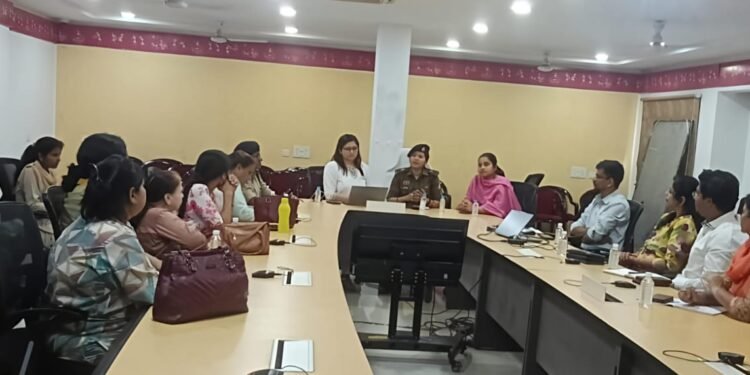 पुलिस एवं यूनिसेफ की सहयोगी संस्था काउंसिल टू सिक्यॉर जस्टिस के संयुक्त तत्वाधान में पुलिस कमिश्नरेट रायपुर के महिला परामर्श केंद्र के काउंसलर्स का एक दिवसीय प्रशिक्षण आयोजित पुलिस कमिश्नरेट रायपुर के म