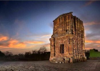 History in Stone: Where every stone tells a story, of a mysterious temple... an immortal heritage from the Kalchuri period.