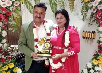 Chetan and Manisha Tarwani honored with Laxmi Narayan Award