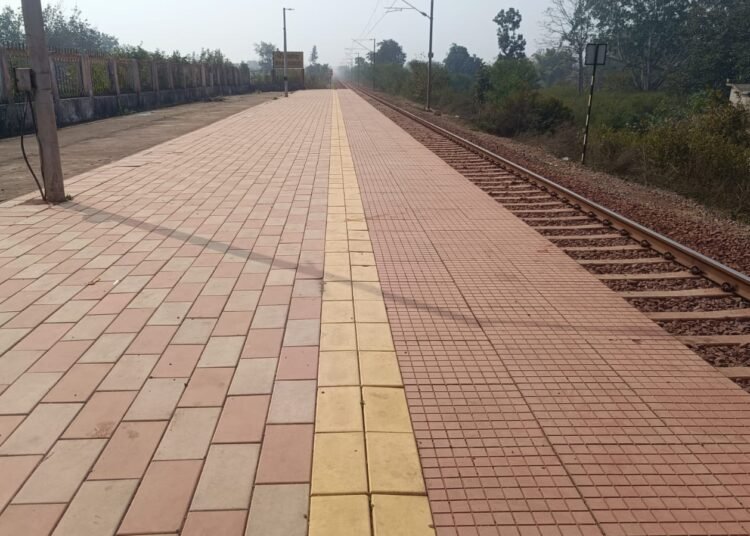 South East Central Railway gives a commendable message of energy conservation on the occasion of 'Earth Hour'