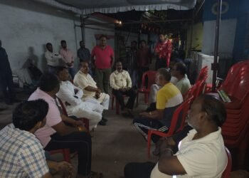 Khallari ropeway accident: MLA Purandar Mishra expressed deep condolences on the passing of Ayushi Dhavare, met the family and offered condolences, assuring all possible assistance.