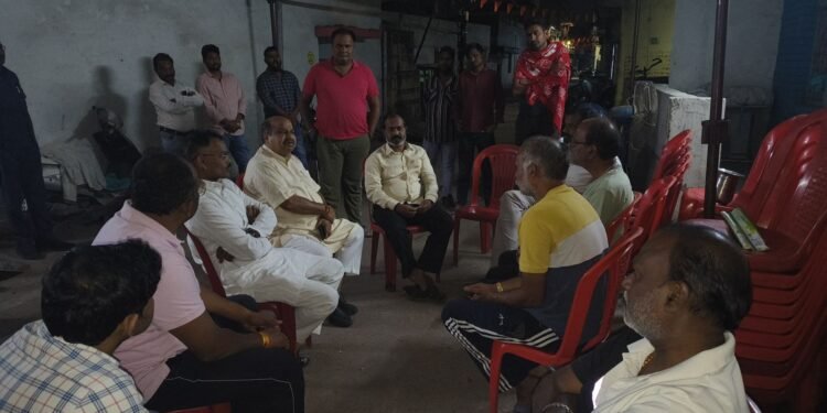 Khallari ropeway accident: MLA Purandar Mishra expressed deep condolences on the passing of Ayushi Dhavare, met the family and offered condolences, assuring all possible assistance.