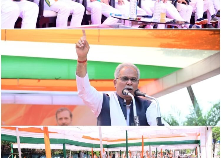 Thousands of Congress workers gathered at Bharat Mata Chowk and marched towards the Assembly.