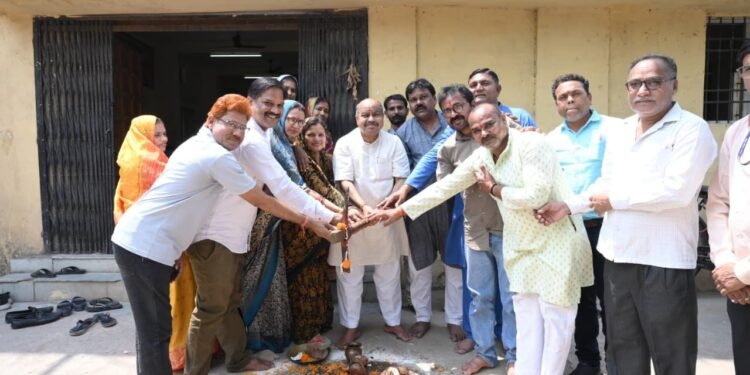 Purandar Mishra performed Bhoomi Pujan amidst public support, dream of development will come true in Lodhi Para