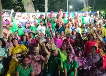 The grand Holi gathering of Green Army concluded with the beats of drums and Holi of flowers.