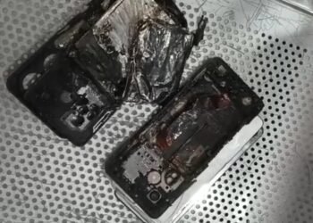 Mobile phone explodes in pocket, student suffers burns – major accident averted
