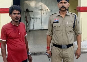 The accused who threatened to kill and attacked with a sword was arrested.