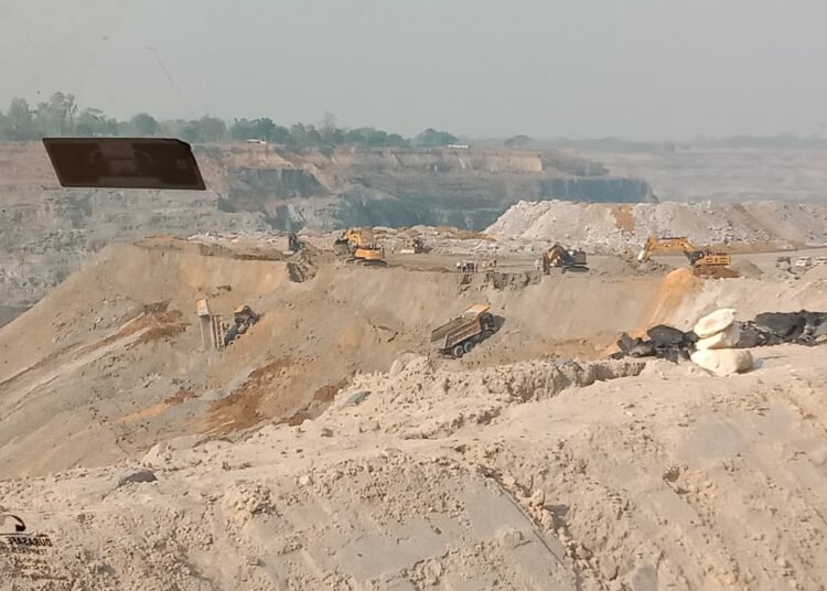 Major accident at SECL Kusmunda mine, dumper slides and falls, questions raised on security arrangements