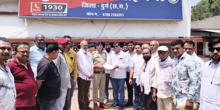 The Block Congress Committee submitted a memorandum demanding immediate action on the theft at the Sai Baba Temple in Sector 6.