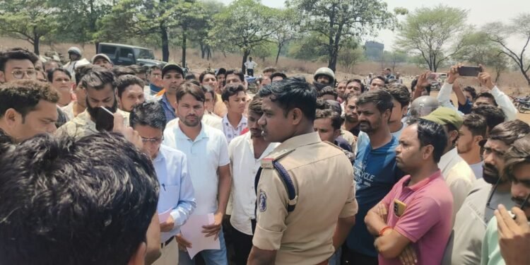 Youth leader Rahul Bhardwaj paid a courtesy call to the Chief Minister and discussed social and public issues.