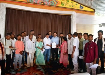 NMDC's top leadership meets with Dantewada Panchayat heads, assures action on water, electricity and roads