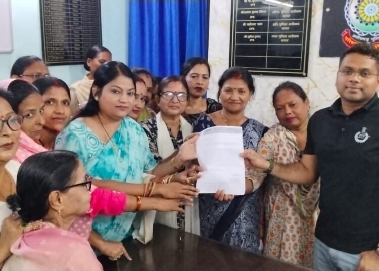 BJP Mahila Morcha files complaint against city district Congress president for posting obscene posts on Facebook