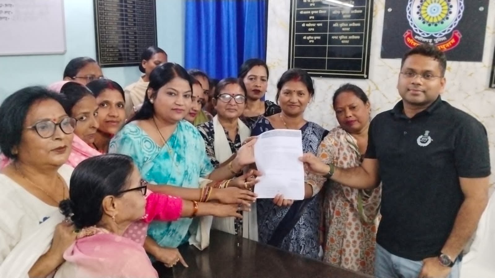 BJP Mahila Morcha files complaint against city district Congress president for posting obscene posts on Facebook
