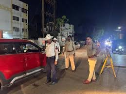Raipur's traffic "double game"? Strictness against the general public, relief for dignitaries—allegations of "shortcut" action even in drink-and-drive situations.