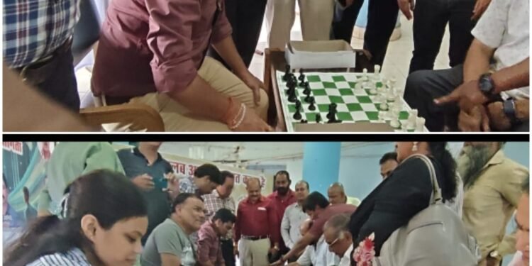 Raipur News : (Newsxpress)। प्रेस क्लब द्वारा आयोजित “खेल मड़ई” श्रृंखला के अंतर्गत आज स्वर्गीय योगेश यदु स्मृति शतरंज प्रतियोगिता का शुभारंभ किया गया। कार्यक्रम के मुख्य अतिथि छत्तीसगढ़ राज्य जैव विविधता बोर्ड