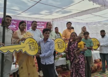Good Governance Festival 2026: 4 beneficiaries at Simda camp receive the key to happiness under the Pradhan Mantri Awas Yojana