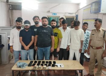 Central Zone Night Patrol Team conducts major raid on gambling den in Fafadeep area – 15 accused arrested