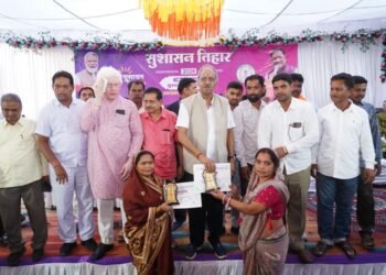 Government reaches out to the people: MP Brijmohan Agrawal resolves problems on the spot at Samoda camp