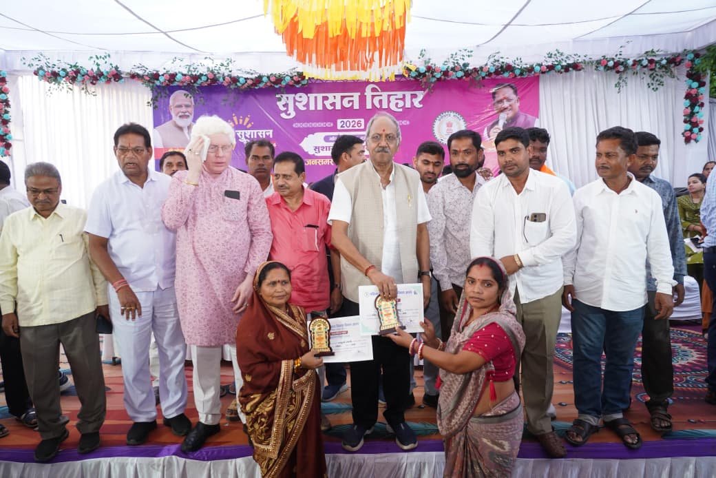 Government reaches out to the people: MP Brijmohan Agrawal resolves problems on the spot at Samoda camp