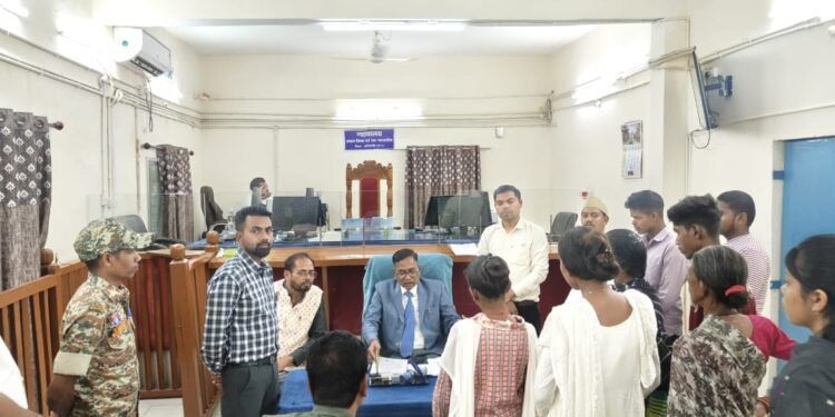 Conciliation settlement in 43407 cases in the National Lok Adalat held at the District Court Complex, Kondagaon.