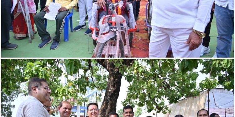 Celebration of 'Good Governance Festival': MLA Dr. Sampat Agarwal praised the meritorious students and guaranteed prosperity to the beneficiaries.