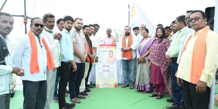MLA Deepesh Sahu gave development gift, inauguration and bhoomi pujan of construction works worth lakhs