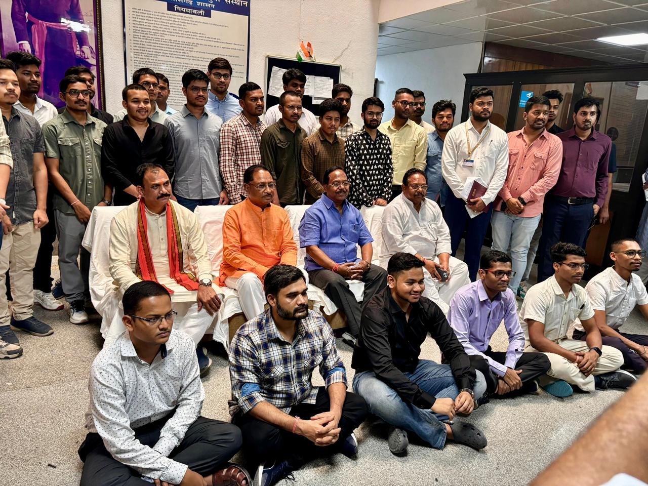 13 candidates from the Tribal Youth Hostel cleared the UPSC Prelims.