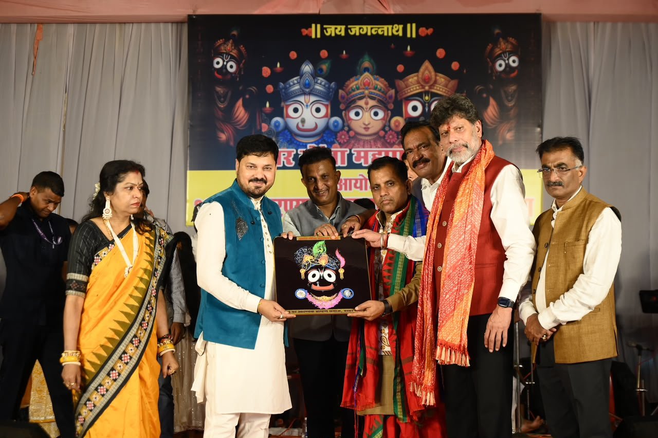 The historic 600-year-old Goncha festival was imbued with the spirit of devotion; Jagdalpur was captivated by the bhajans of Padma Shri Anuj Sharma.