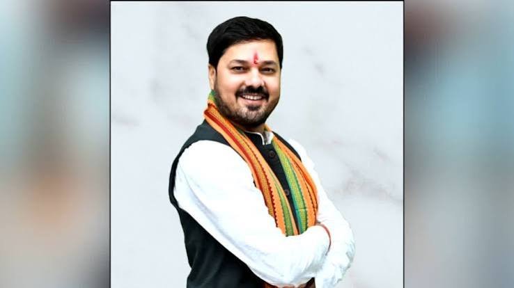 The Padma Shri awardee MLA, upset by the indecent trolling on the media, appealed to the High Court.