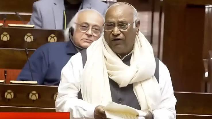 Jantar Mantar lathi-charge echoes in Parliament; Kharge corners the government.