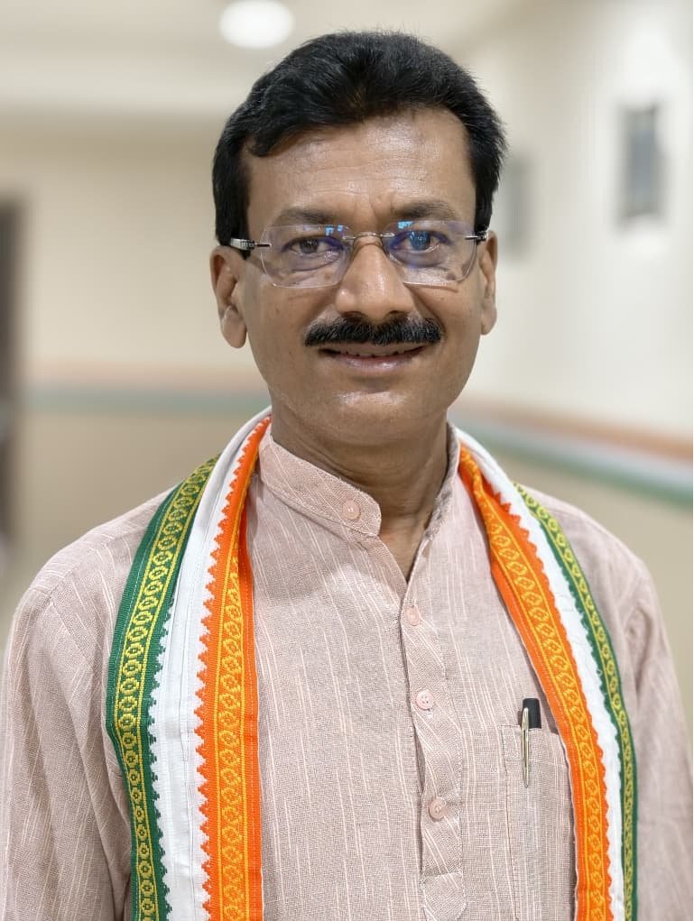 The BJP government is playing with the future of teachers by reducing their tenure of service.